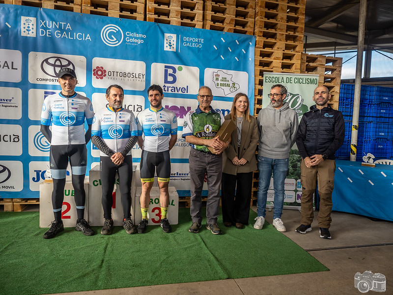 Samuel González e Sarela Conde dan un sorbo triunfal á Copa Galicia de Ciclocrós no Rosal