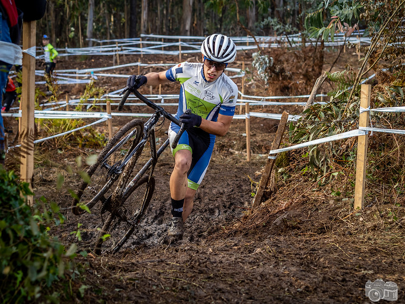 Samuel González e Sarela Conde dan un sorbo triunfal á Copa Galicia de Ciclocrós no Rosal