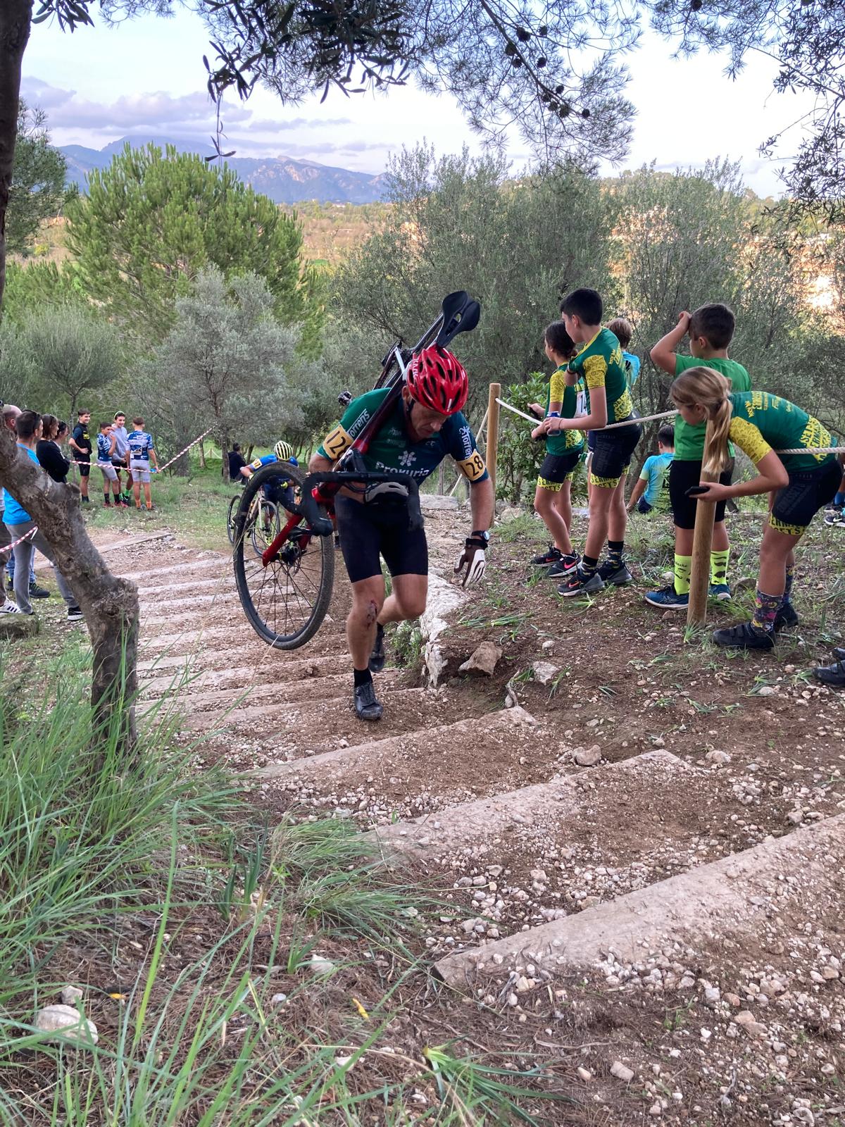 FERNÁNDEZ, SALMERÓN Y STAPELBROEK VENCEDORES DEL CX DIJOUS BO