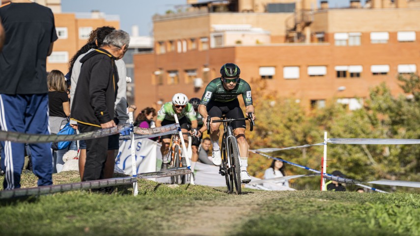 KEVIN-SUaREZ-Y-LUCiA-GONZaLEZ-SE-IMPONEN-EN-UN-RENIDO-CICLOCROSS-DE-ALCOBENDAS