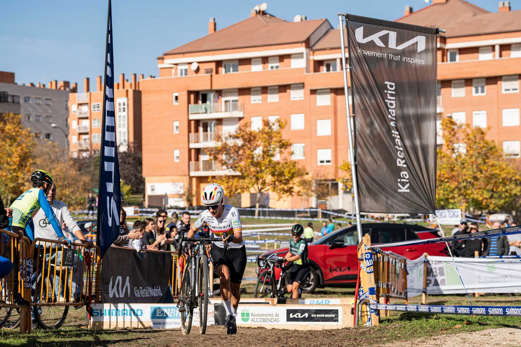 KEVIN SUÁREZ Y LUCÍA GONZÁLEZ SE IMPONEN EN UN REÑIDO CICLOCROSS DE ALCOBENDAS