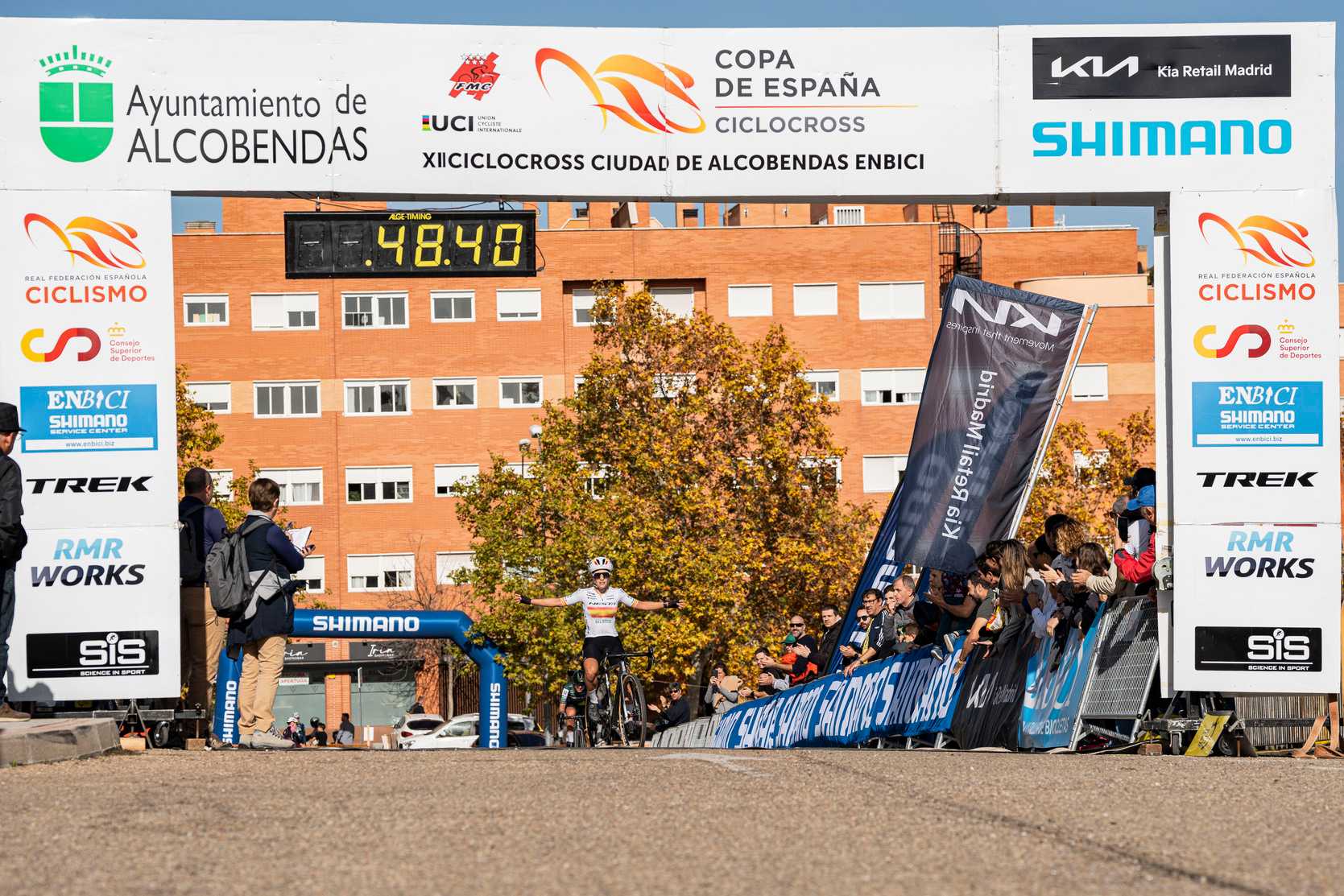 KEVIN SUÁREZ Y LUCÍA GONZÁLEZ SE IMPONEN EN UN REÑIDO CICLOCROSS DE ALCOBENDAS