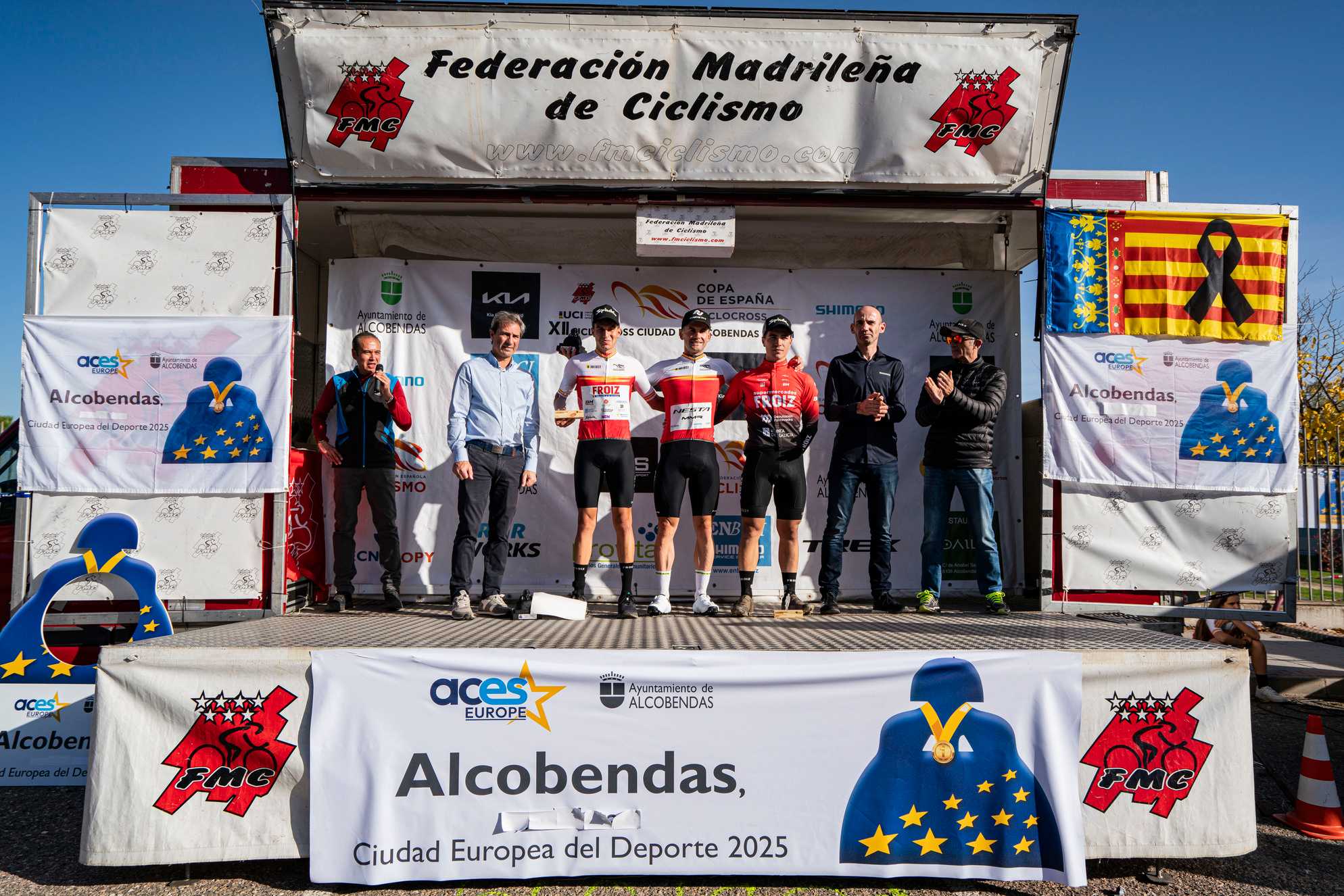 KEVIN SUÁREZ Y LUCÍA GONZÁLEZ SE IMPONEN EN UN REÑIDO CICLOCROSS DE ALCOBENDAS