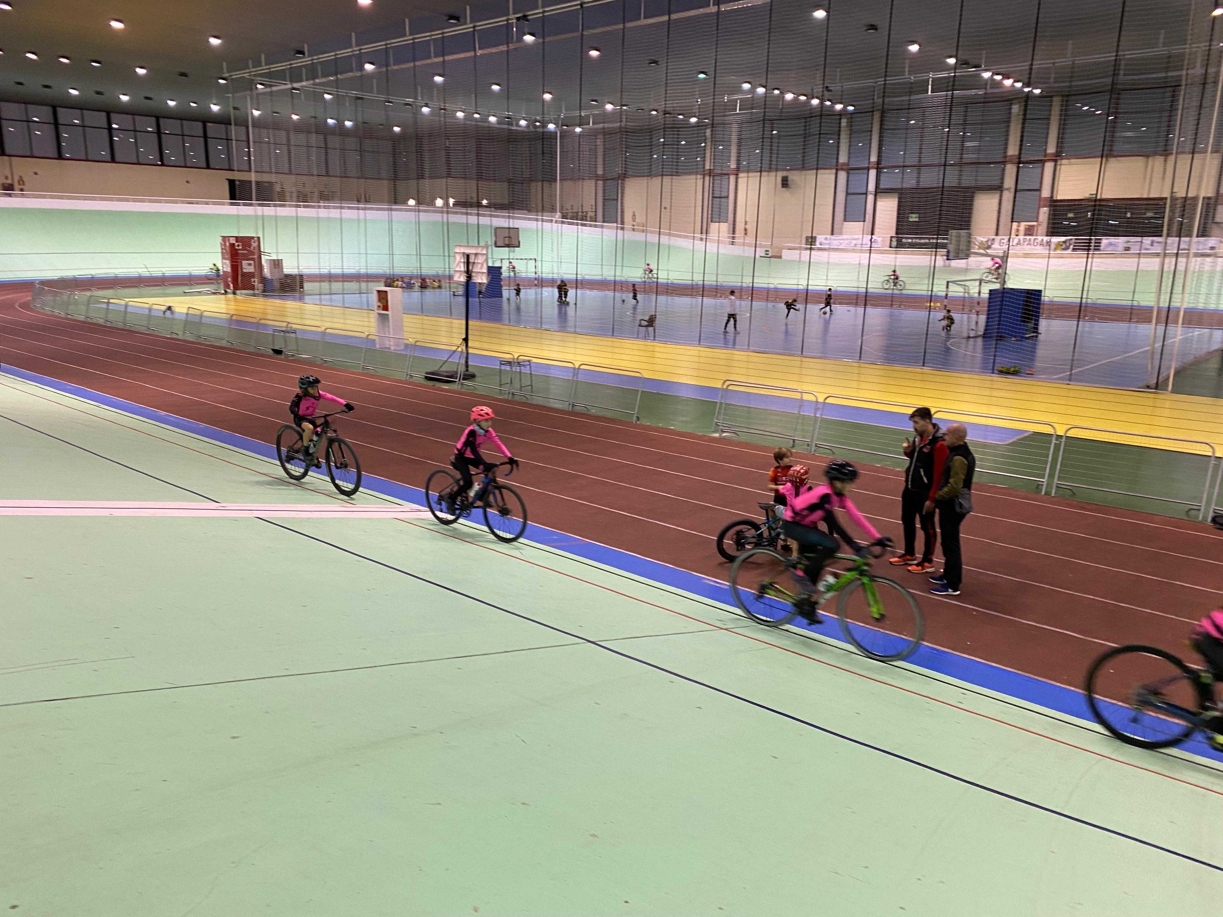 Sesión de pista para las Escuelas (EntrenamientoCiclismo.com)