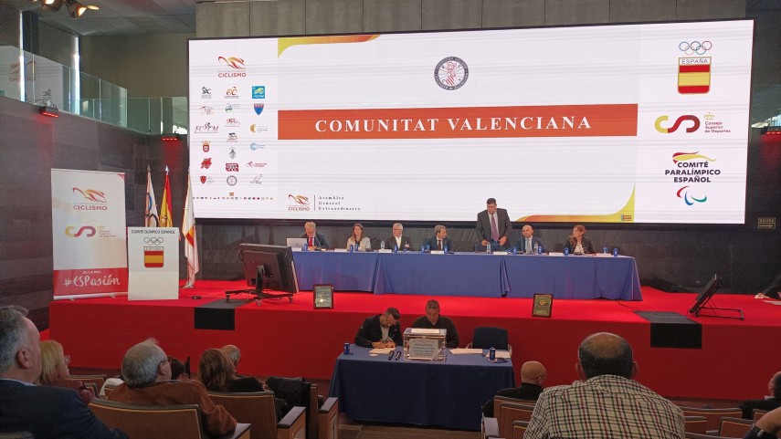 La-Comunitat-Valenciana-a-traves-de-sus-asambleistas-toma-posesion-de-sus-actas