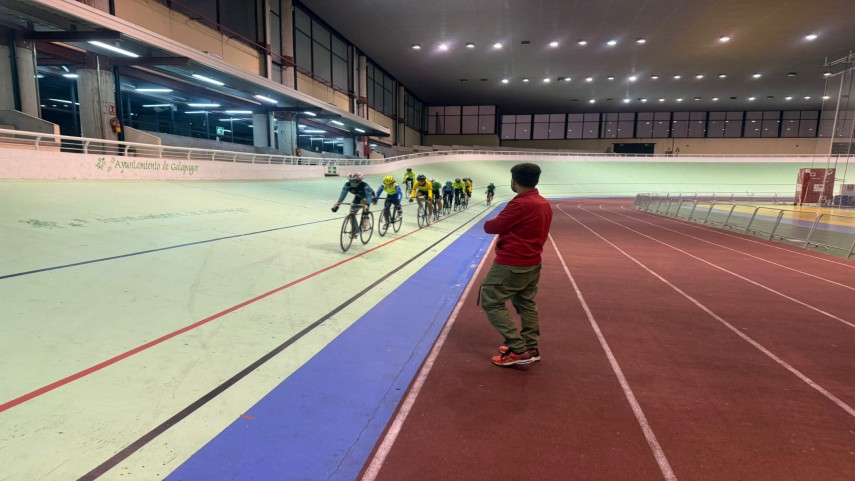 El-velodromo-de-Galapagar-sigue-impulsando-talento-ciclista-infantil-con-la-tecnificacion