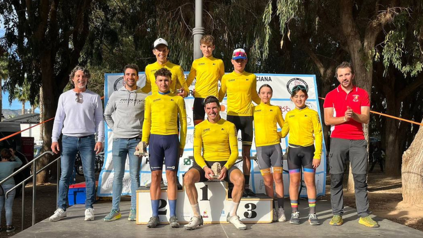 Sara-Bonillo-y-Manuel-Sanchez-brillan-en-el-Ciclocross-de-la-Vila-Joiosa