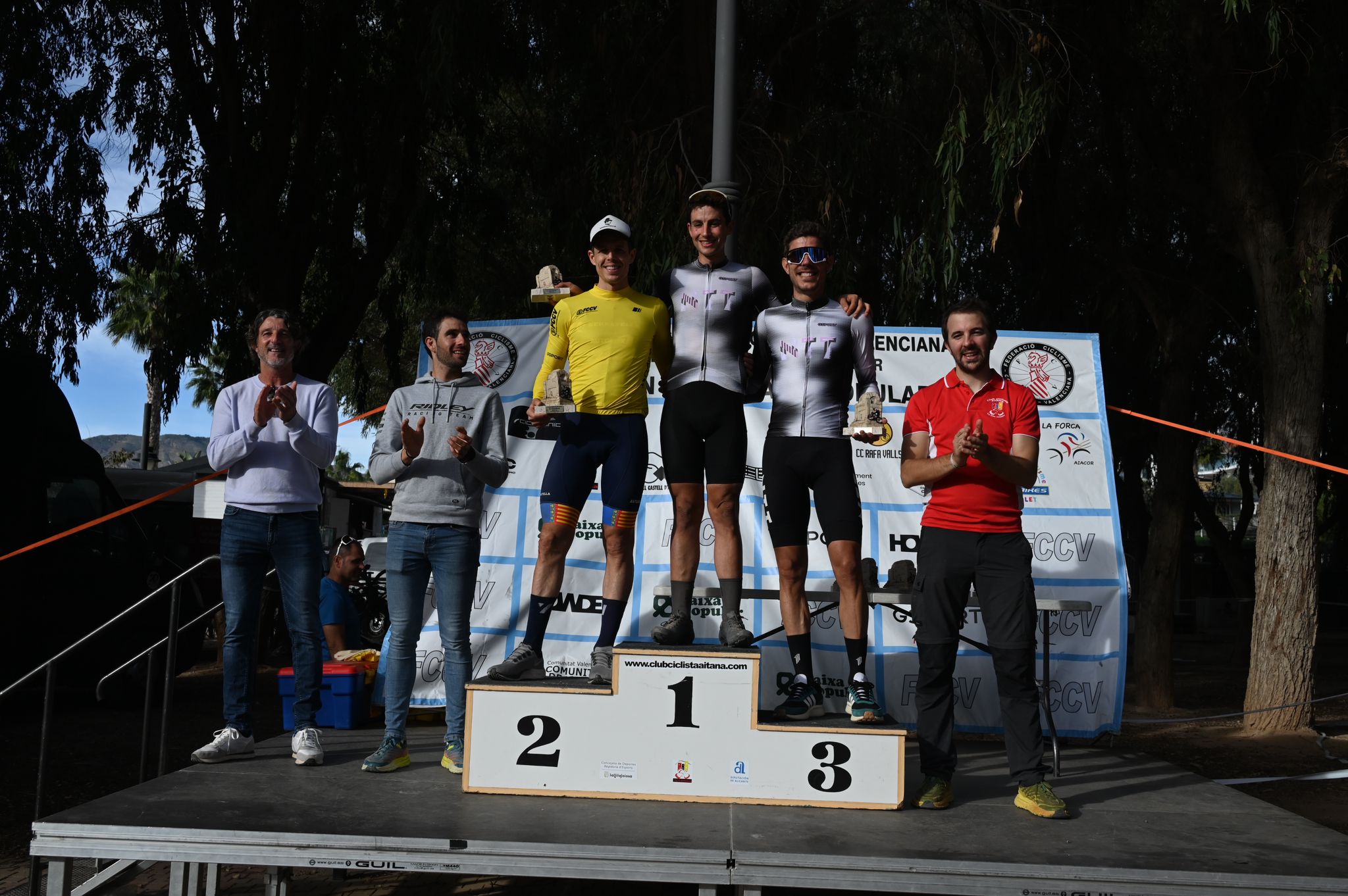 Sara Bonillo y Manuel Sánchez brillan en el Ciclocross de la Vila Joiosa