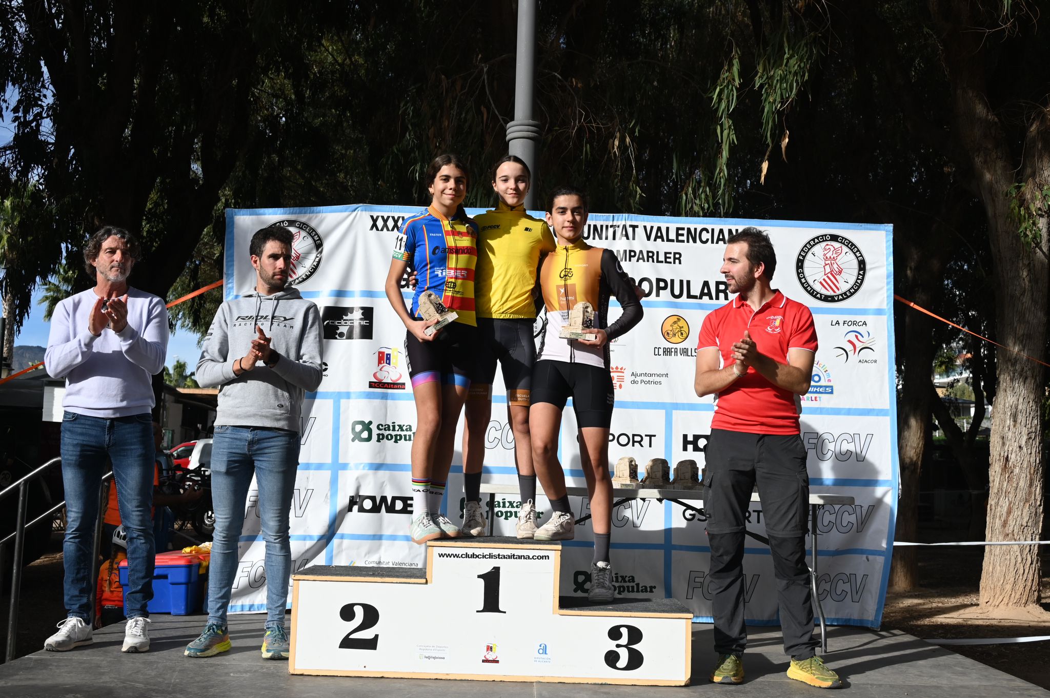 Sara Bonillo y Manuel Sánchez brillan en el Ciclocross de la Vila Joiosa