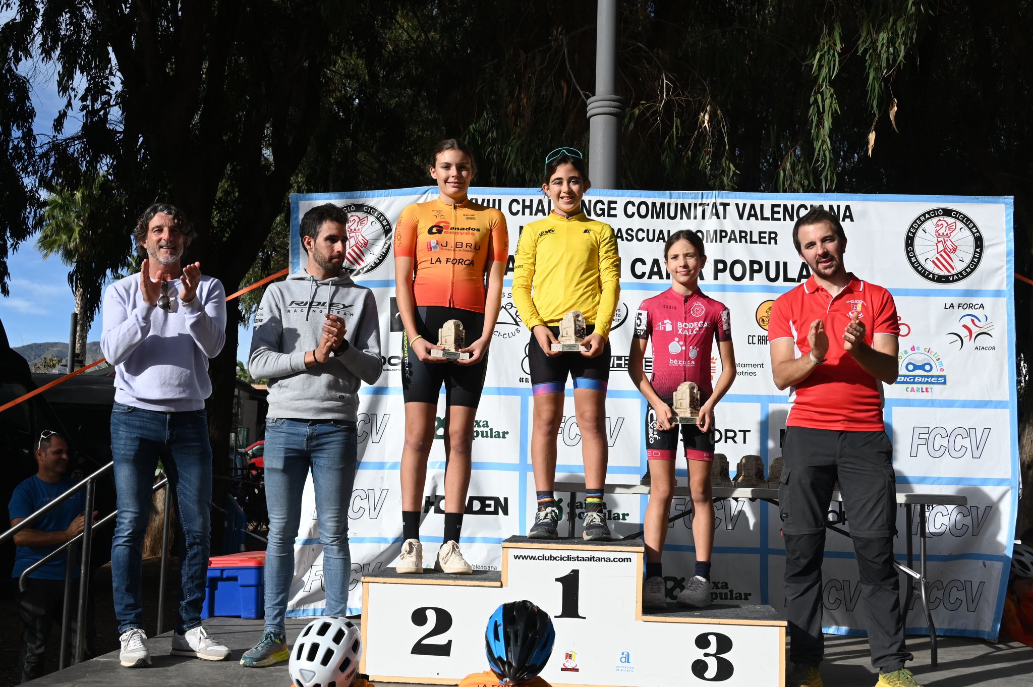 Sara Bonillo y Manuel Sánchez brillan en el Ciclocross de la Vila Joiosa