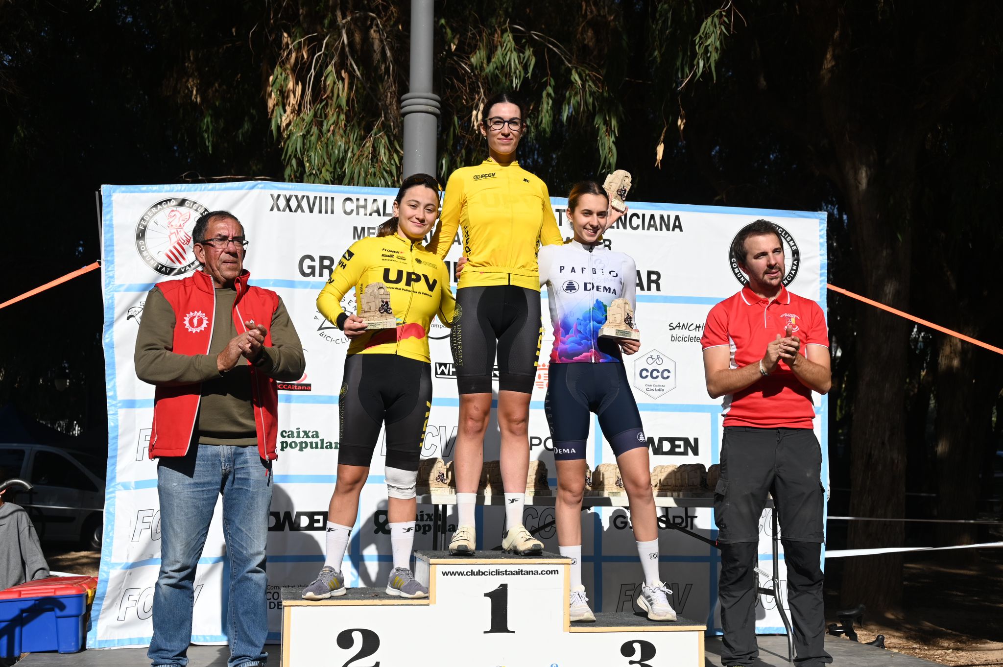 Sara Bonillo y Manuel Sánchez brillan en el Ciclocross de la Vila Joiosa