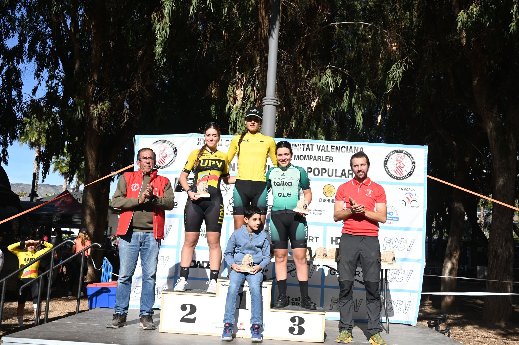 Sara Bonillo y Manuel Sánchez brillan en el Ciclocross de la Vila Joiosa