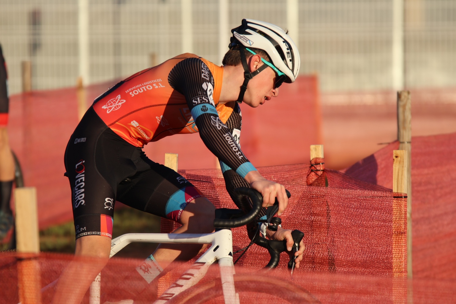 O cadete Lucas Lozano imponse en Xàtiva e adxudícase a Copa de España de Ciclocrós