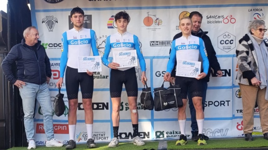 A-Seleccion-de-Galicia-Junior-de-Ciclocros-locese-no-circuito-valenciano-de-Navarres