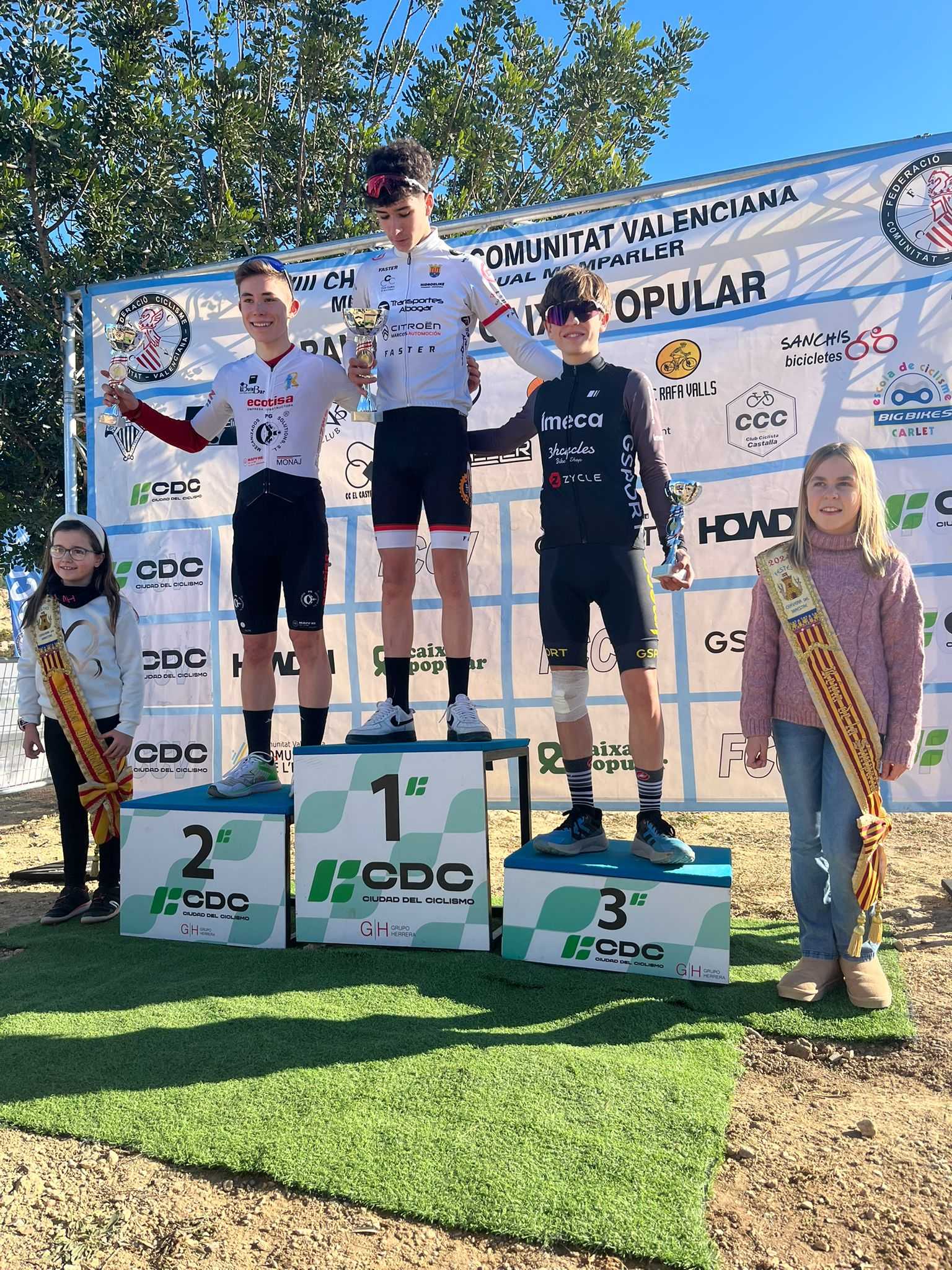 Susana Pérez y Javier Zaera vencen en el II Ciclocross Ciudad del Ciclismo