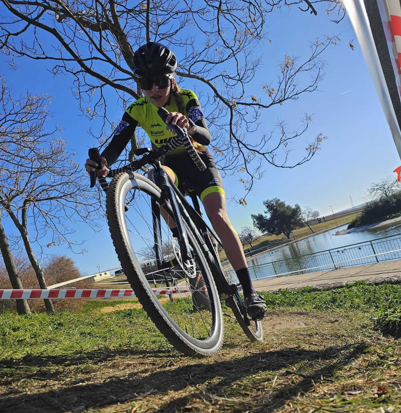 FELISA ARES Y MIGUEL DÍAZ PUSIERON BROCHE DE ORO A LA COPA COMUNIDAD DE MADRID DE CICLOCROSS EN PARLA