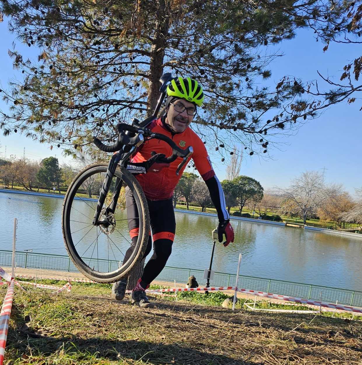 FELISA ARES Y MIGUEL DÍAZ PUSIERON BROCHE DE ORO A LA COPA COMUNIDAD DE MADRID DE CICLOCROSS EN PARLA