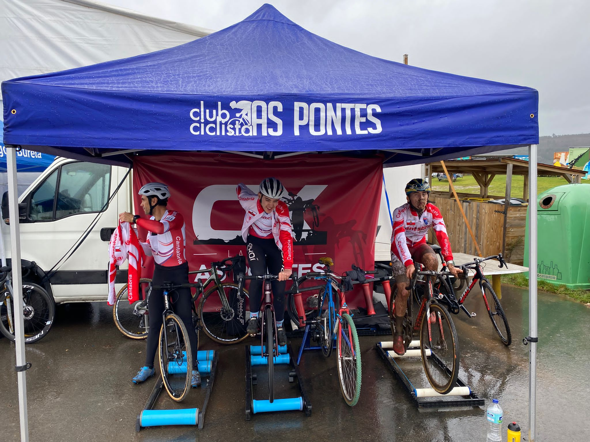 El Team Relay de Cantabria se cuelga el bronce en el Campeonato de España de Ciclocross en As Pontes