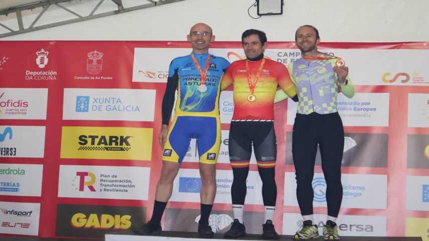 Isaac-Suarez-revalida-su-titulo-de-campeon-de-Espana-de-ciclocross-master-40