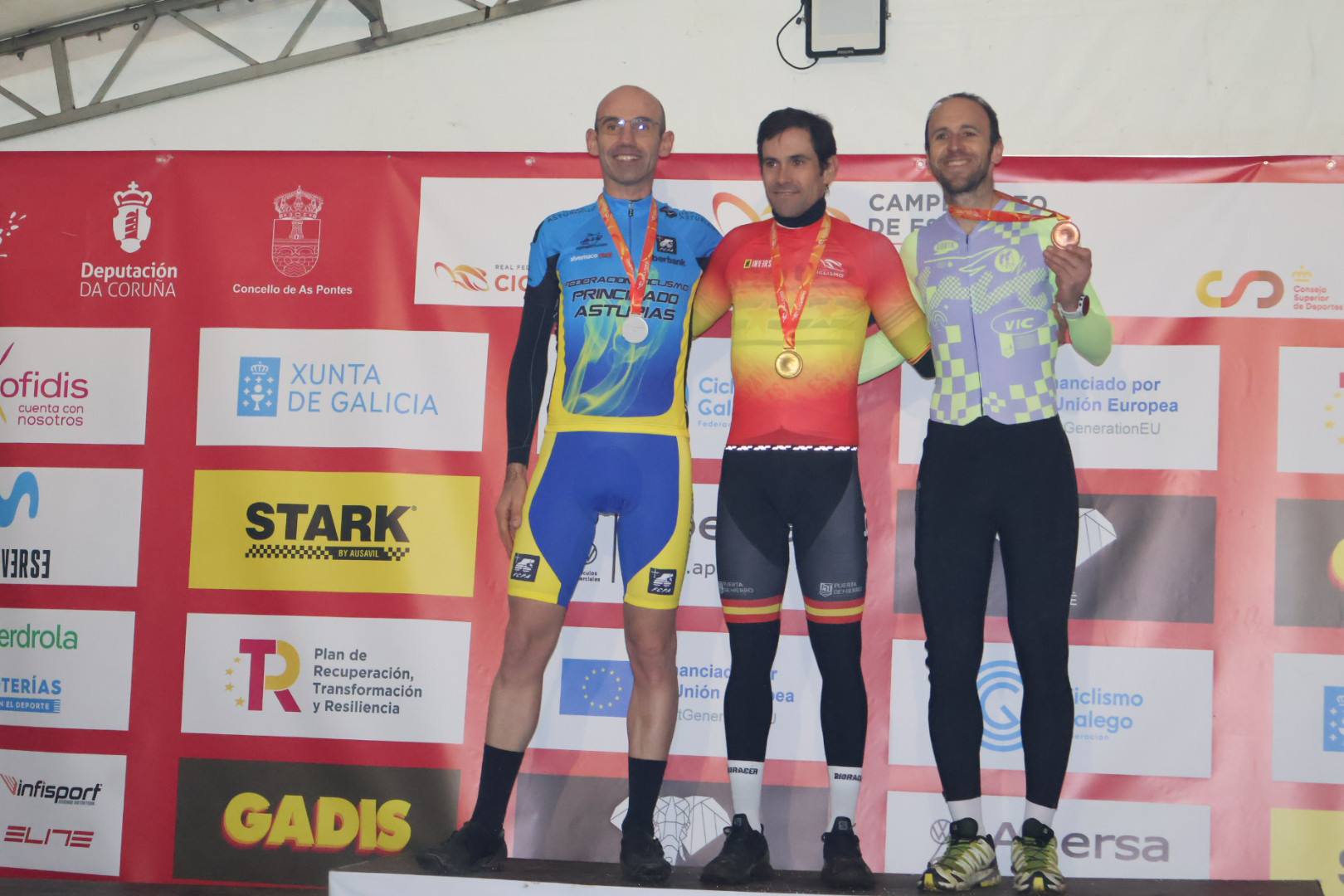 Isaac Suárez revalida su título de campeón de España de ciclocross máster 40 en As Pontes