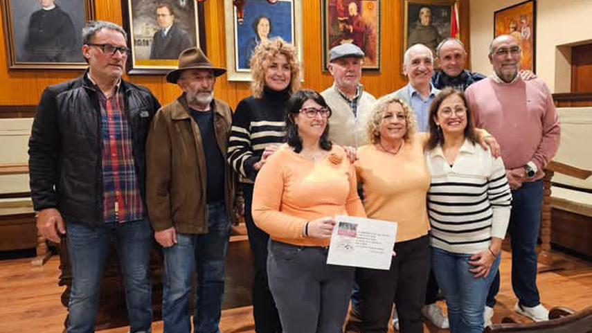 ENTREGA-DEL-CHEQUE-SOLIDARIO-A-BENEFICIO-DE-ASPERGER-BALEARES