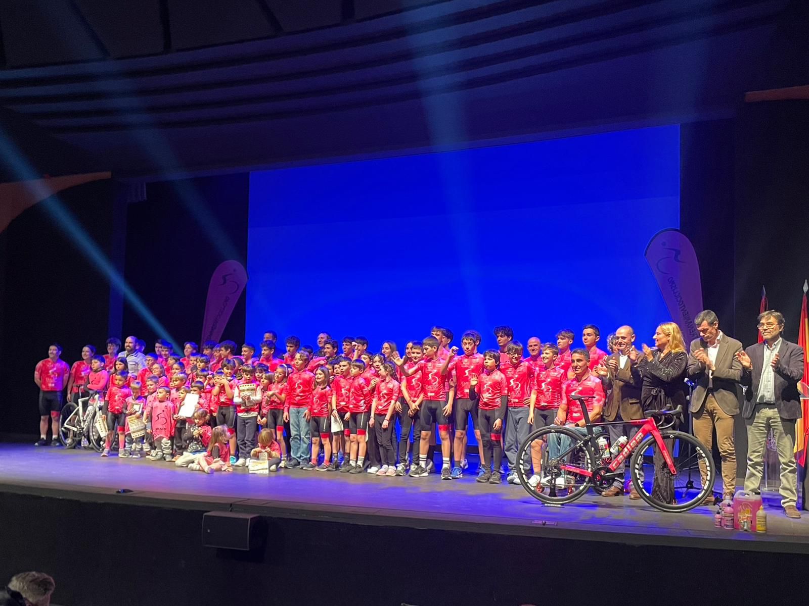 Exitosa presentación del equipo Entrenamiento Ciclismo en Torrelodones