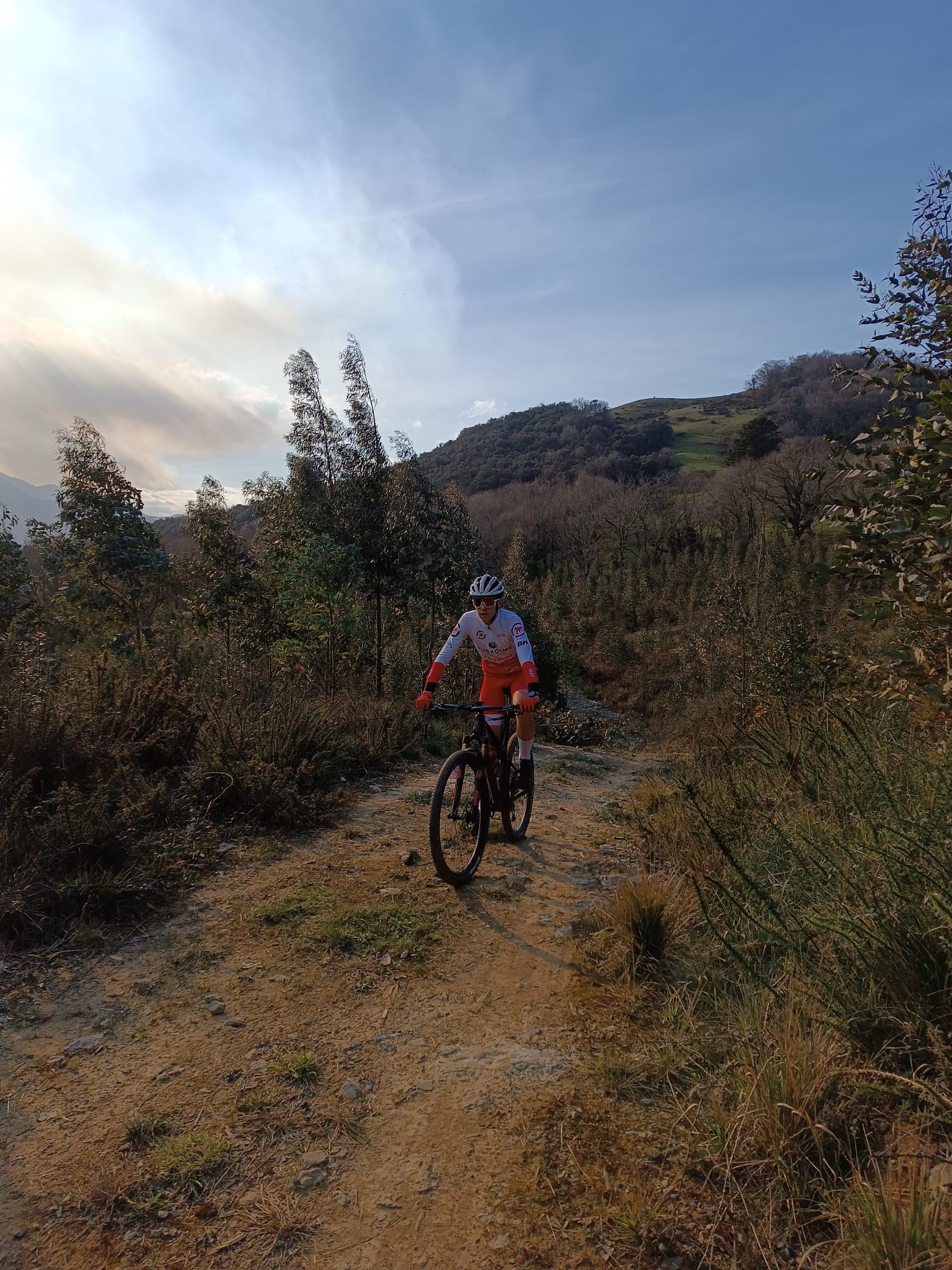 Entrenamiento de la selección de Cantabria sub23 y junior de BTT