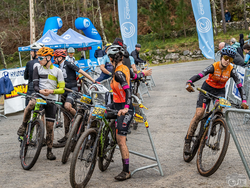 Tamara Seijas e Samuel Baña cumpren co seu rol de favoritos no Campionato de Galicia 3h Resistencia