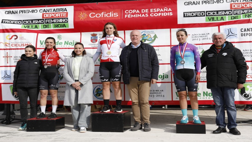 Claudia-San-Justo-se-proclama-campeona-de-Cantabria-elite-sub23-en-elGP-Cantabria-Deporte-IX-Trofeo-Ciclismo-Femenino-Villa-de-Noja