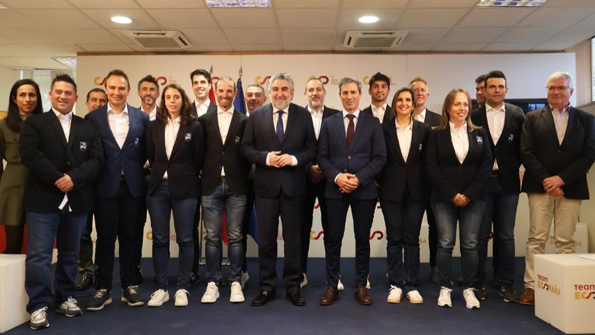 La-Real-Federacion-Espanola-presenta-a-su-nuevo-equipo-tecnico-en-el-CSD