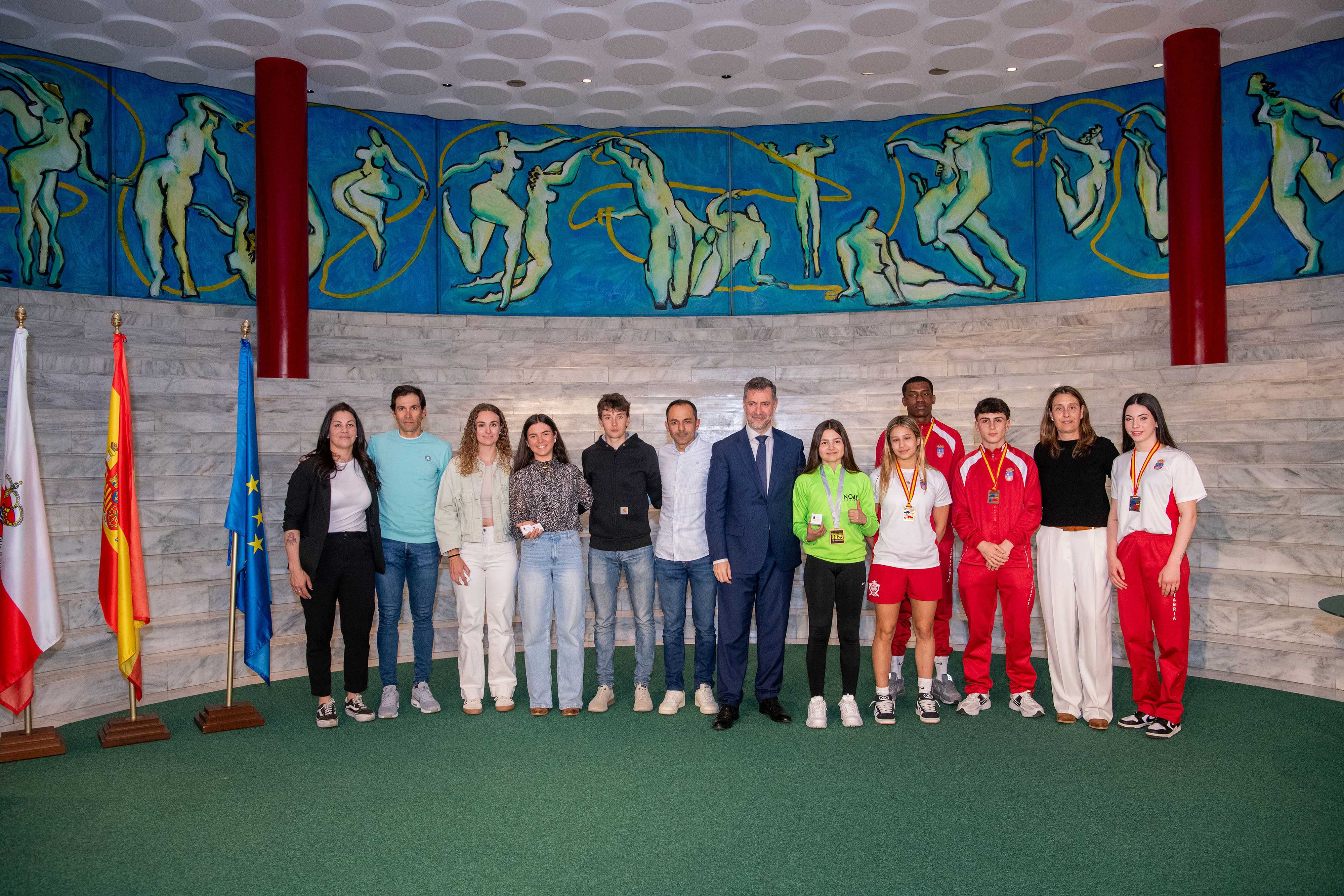 Luis Martínez Abad recibe a los medallistas cántabros de ciclocross en el Campeonato de España y en el de Europa