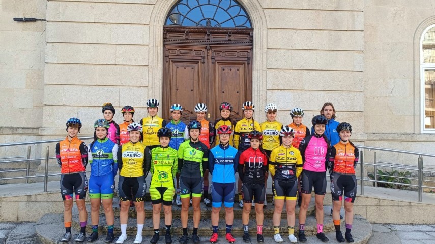 As-promesas-do-ciclismo-feminino-tecnificaronse-en-Ponteareas
