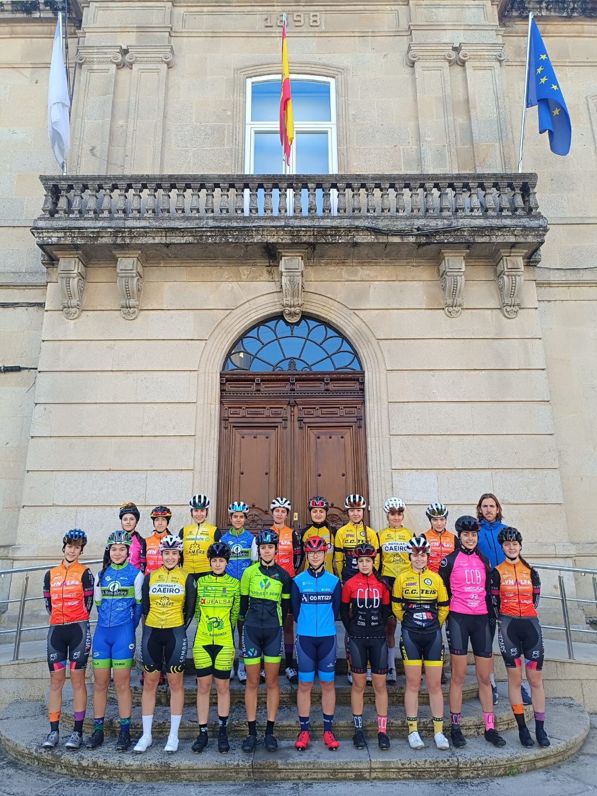 As promesas do ciclismo feminino tecnificáronse en Ponteareas
