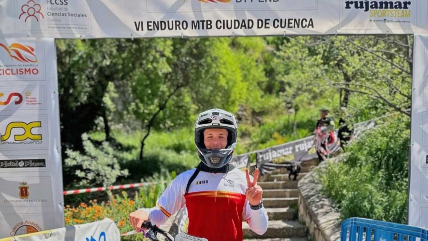 Marco-Veiga-exerce-de-lider-da-Copa-de-Espana-de-Enduro-en-Cuenca