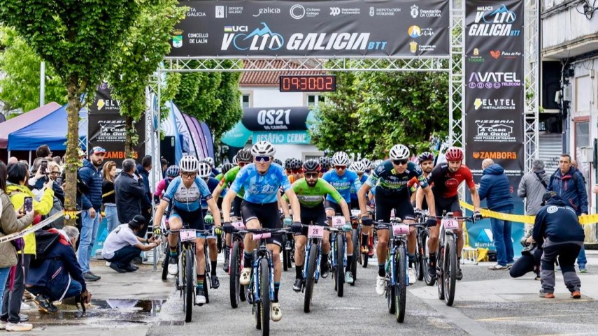 Sebastian-Andres-e-Maria-Reyes-Murillo-vencen-ao-esprint-na-terceira-etapa-da-Volta-a-Galicia-BTT