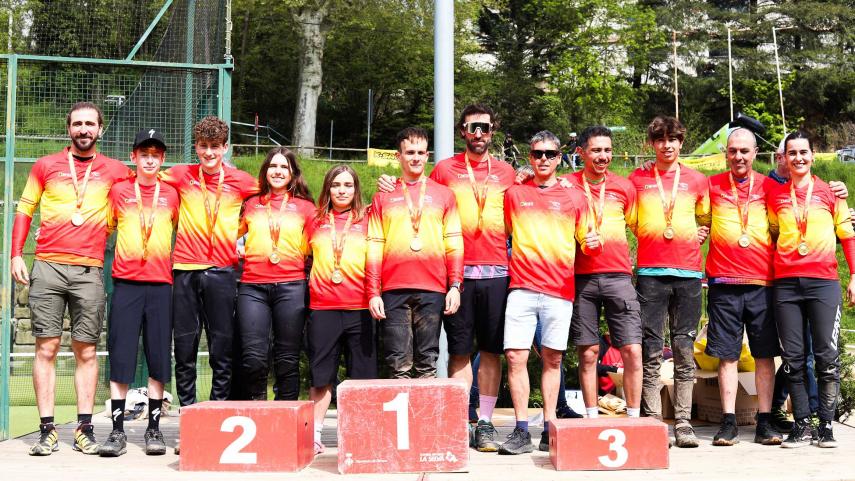 Marco-Veiga-y-Cristina-Menendez-se-coronan-campeones-de-Espana-de-Enduro-2025