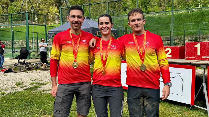 Alba-Arias-e-Marco-Veiga-bananse-en-ouro-no-Campionato-de-Espana-de-Enduro