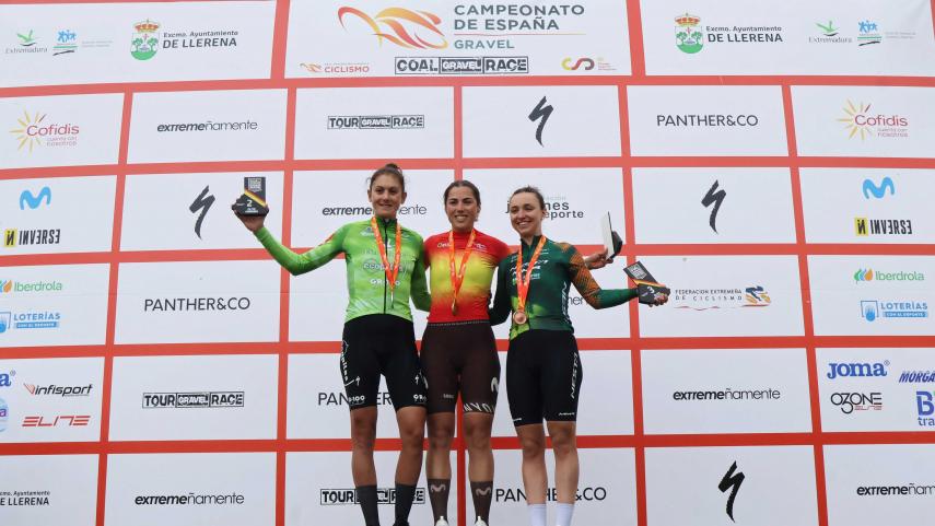 Jose-Miguel-Fernandez-Kevin-Suarez-y-Marta-Tora-nuevos-campeones-de-Espana-de-Gravel