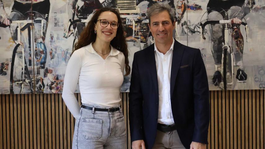 Jose-Vicioso-se-reune-con-Isabel-Martin-presidenta-de-la-Asociacion-de-Ciclistas-Profesionales