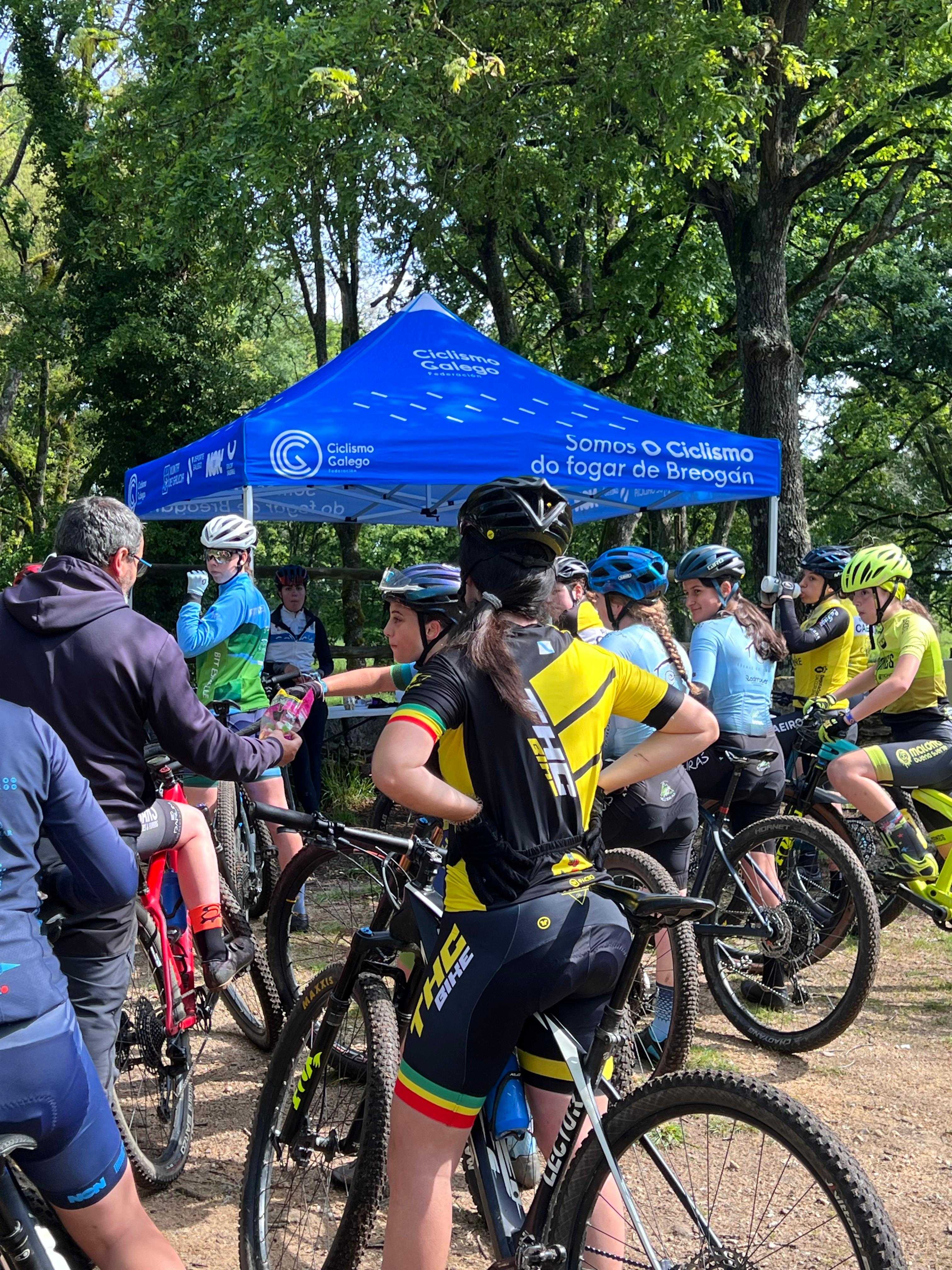 As infantís e as cadetes de XCO compartiron Xornada de Tecnificación en Maceda