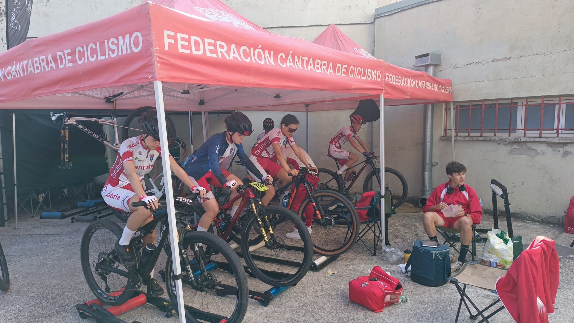 La selección cántabra compitió en el Superprestigio de Estella MTB 2025