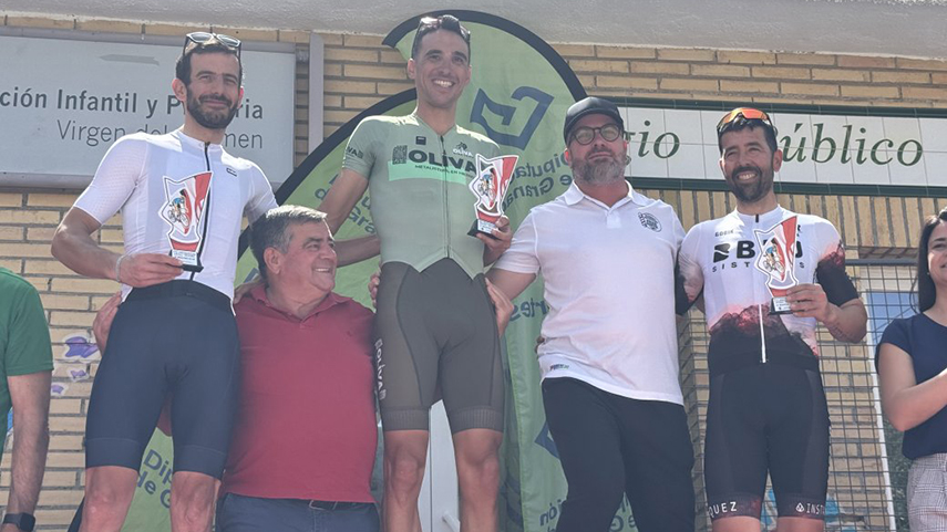 Romera-y-Ruiz-se-coronan-en-el-Alto-del-Conjuro