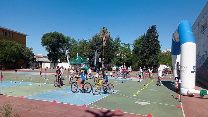 a��Bici-Educaa��-visita-el-CEIP-El-Trocadero-de-Puerto-Real