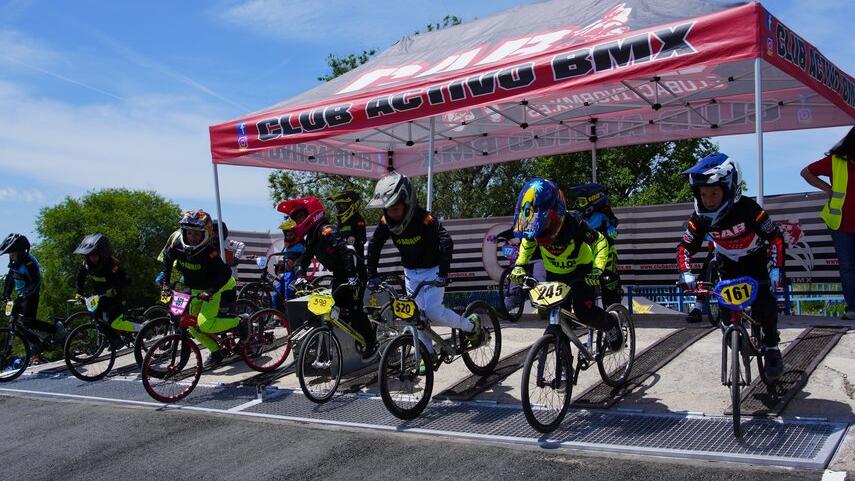 eXITO-ROTUNDO-EN-LA-2-PRUEBA-DE-LA-COPA-DE-MADRID-DE-BMX-CELEBRADA-EN-MoSTOLES-CON-MaS-DE-150-CORREDORES