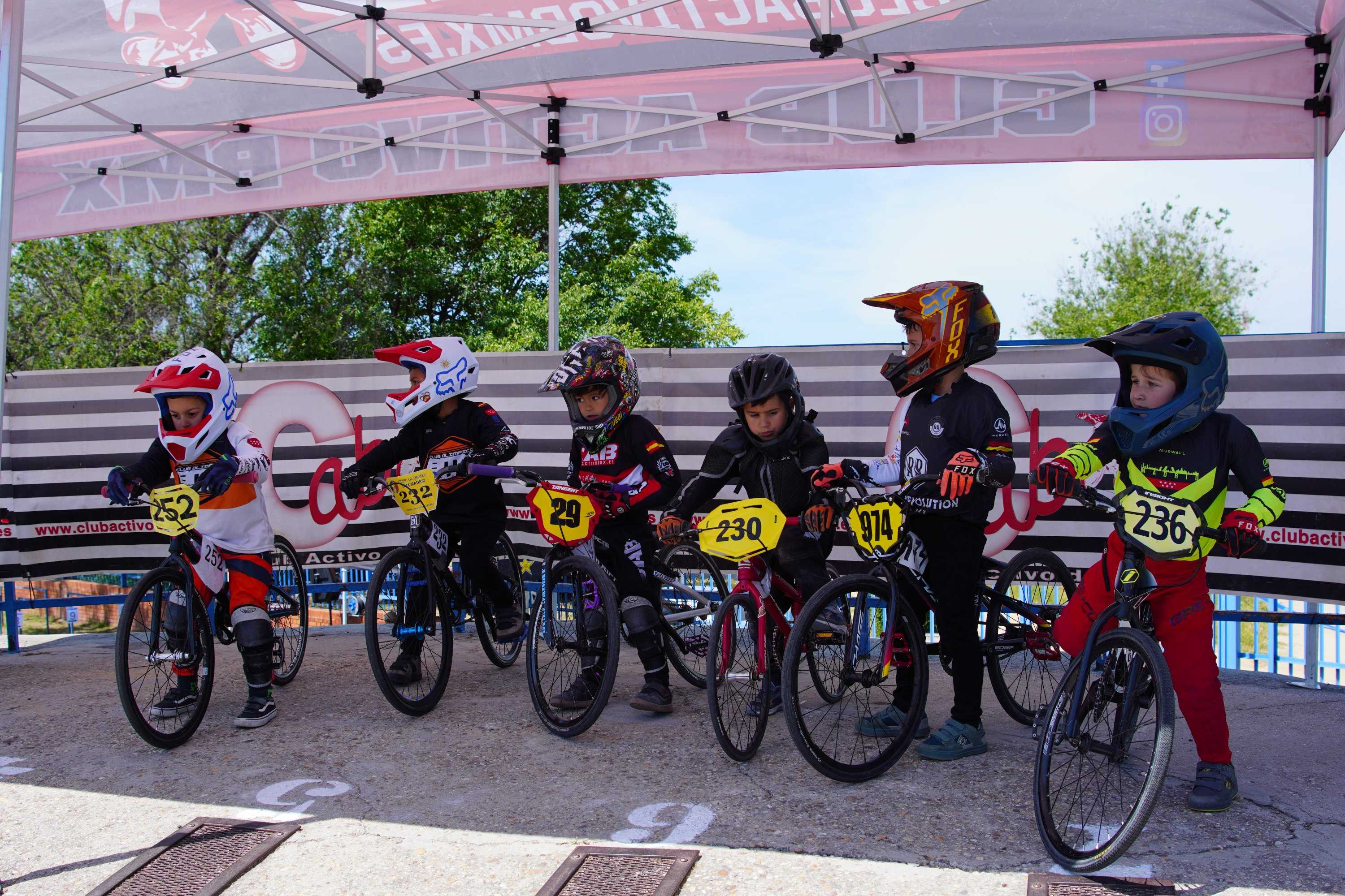 ÉXITO ROTUNDO EN LA 2ª PRUEBA DE LA COPA DE MADRID DE BMX CELEBRADA EN MÓSTOLES CON MÁS DE 150 CORREDORES
