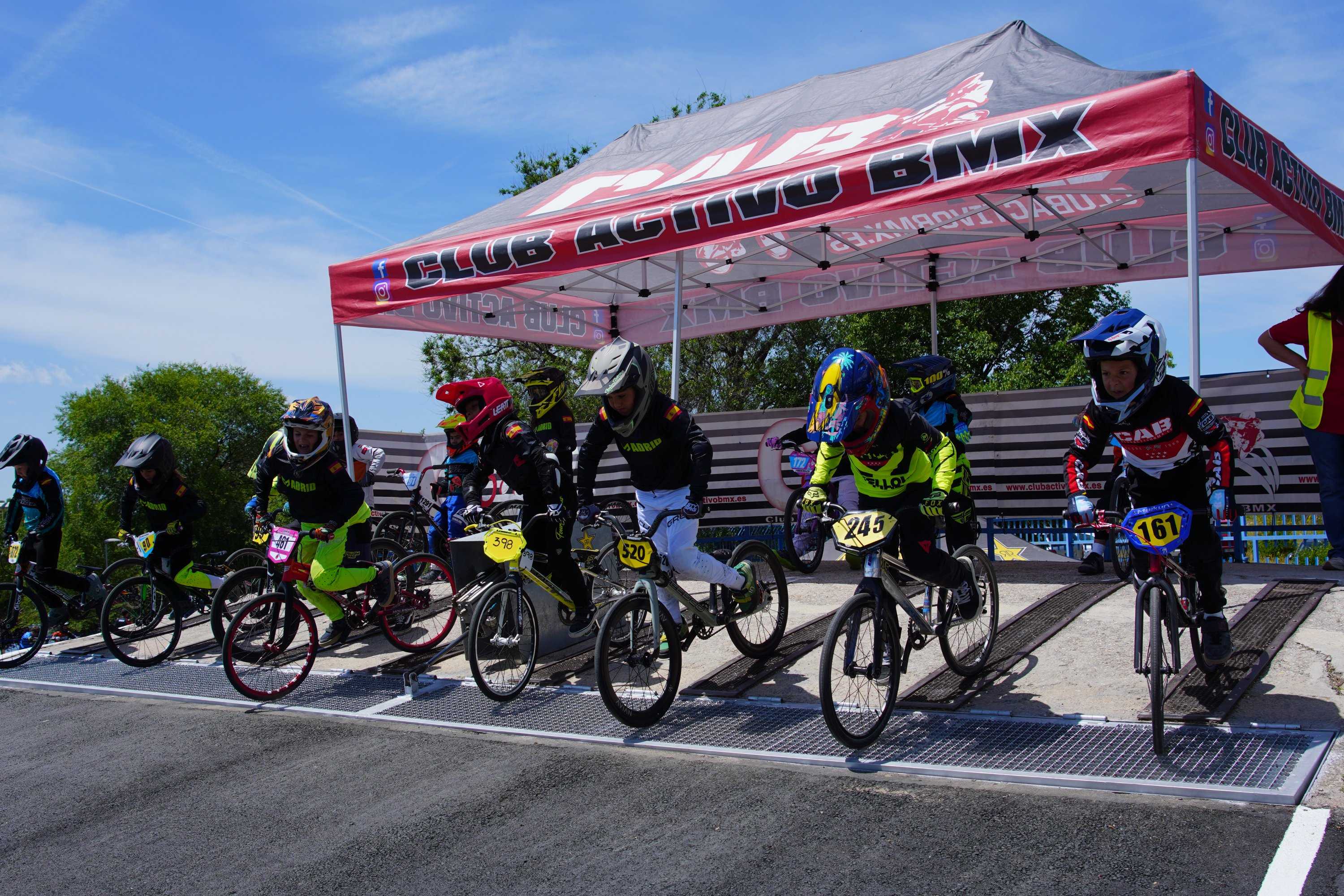 ÉXITO ROTUNDO EN LA 2ª PRUEBA DE LA COPA DE MADRID DE BMX CELEBRADA EN MÓSTOLES CON MÁS DE 150 CORREDORES