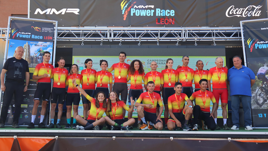 Natalia-Fischer-y-Pablo-Rodriguez-se-coronan-campeones-de-Espana-de-Maraton-en-Leon-