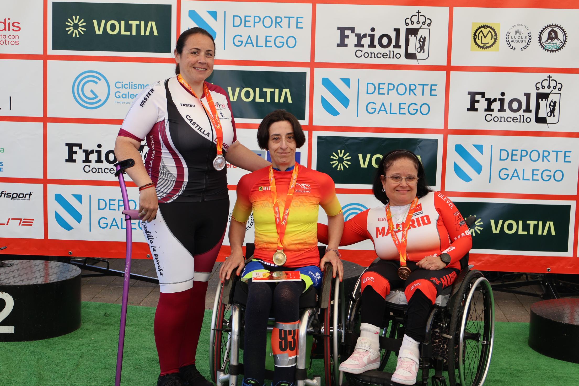 O ciclismo paralímpico galego cólgase once medallas no Campionato de España de Friol