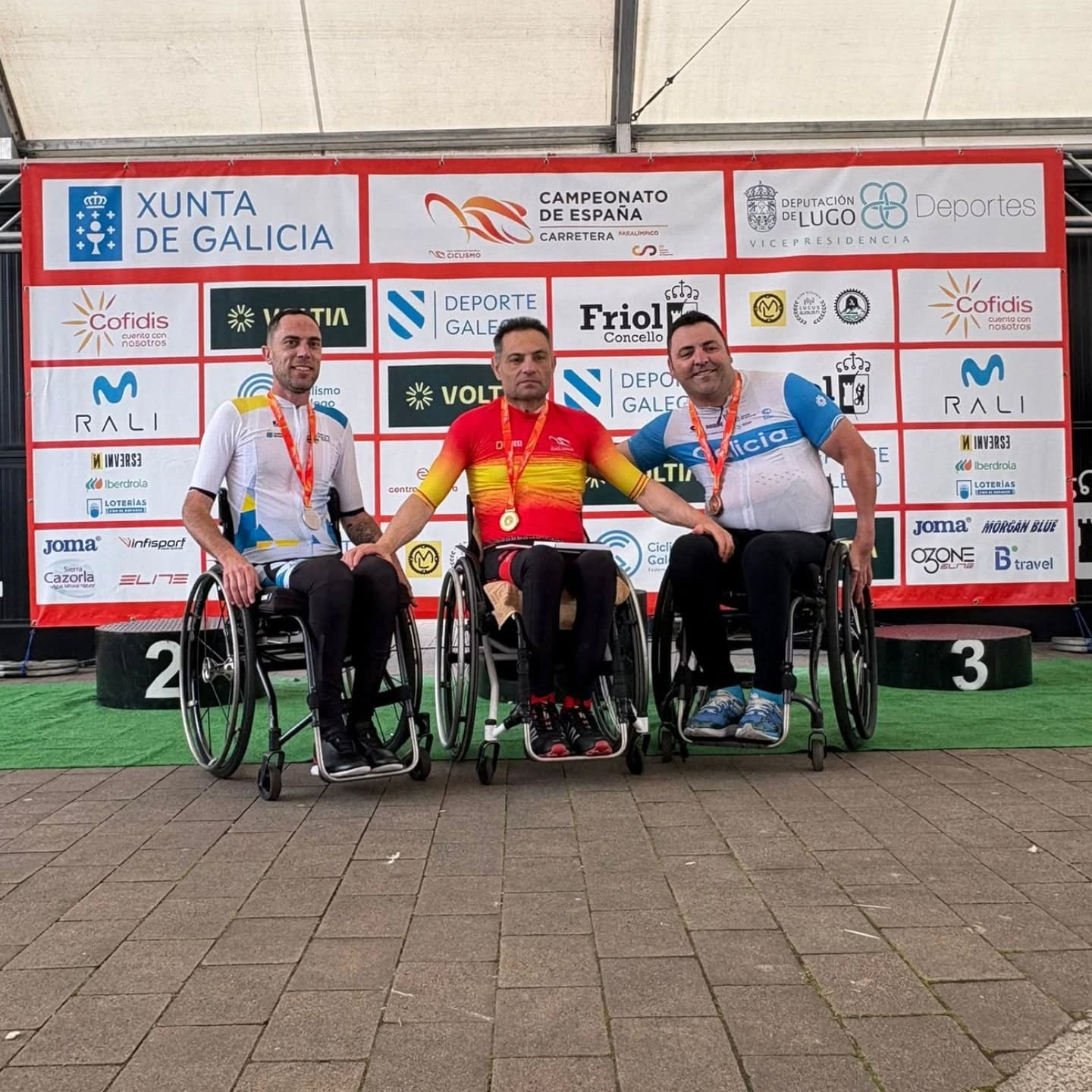 O ciclismo paralímpico galego cólgase once medallas no Campionato de España de Friol