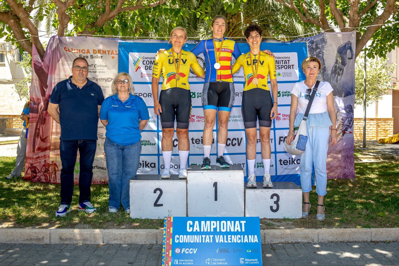 Novelda corona a las nuevas campeonas autonómicas de CRI en una jornada histórica para el ciclismo femenino